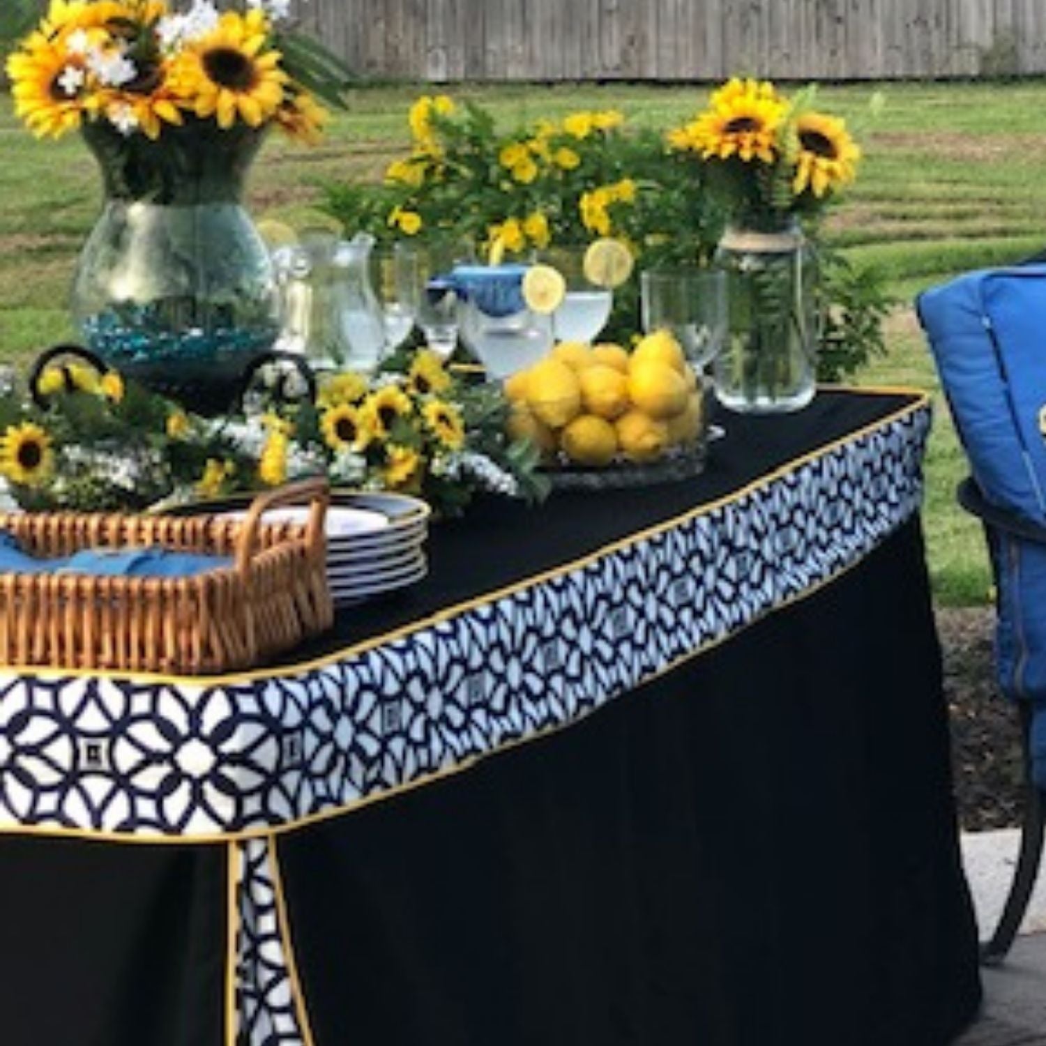 Outdoor Tablecloths and Placemats