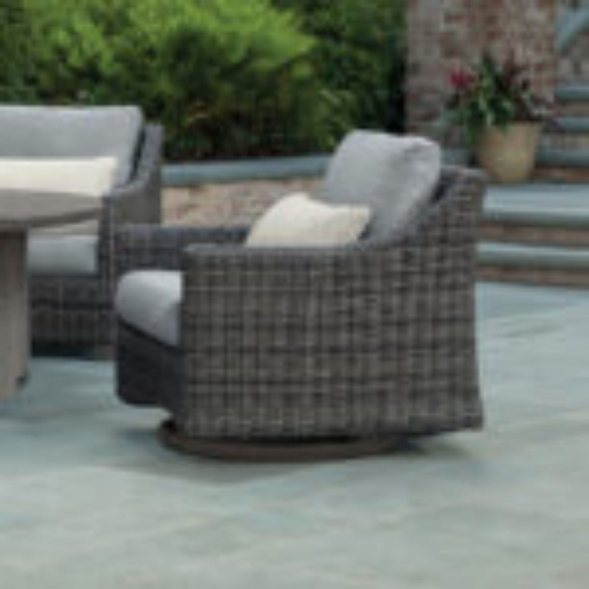 Avallon Club Swivel Glider with 6" cushion