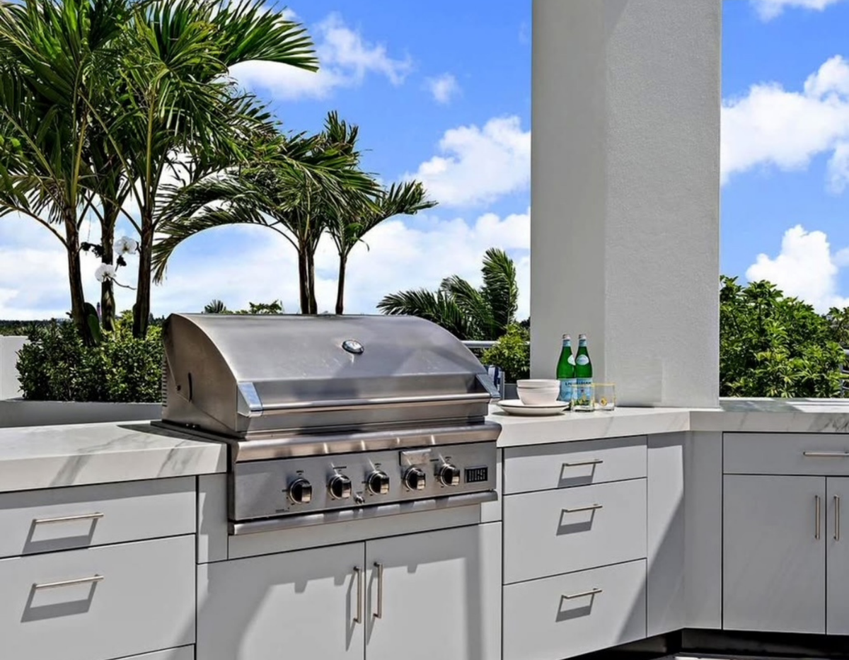 C Outdoor kitchen Inspiration- Danver .png