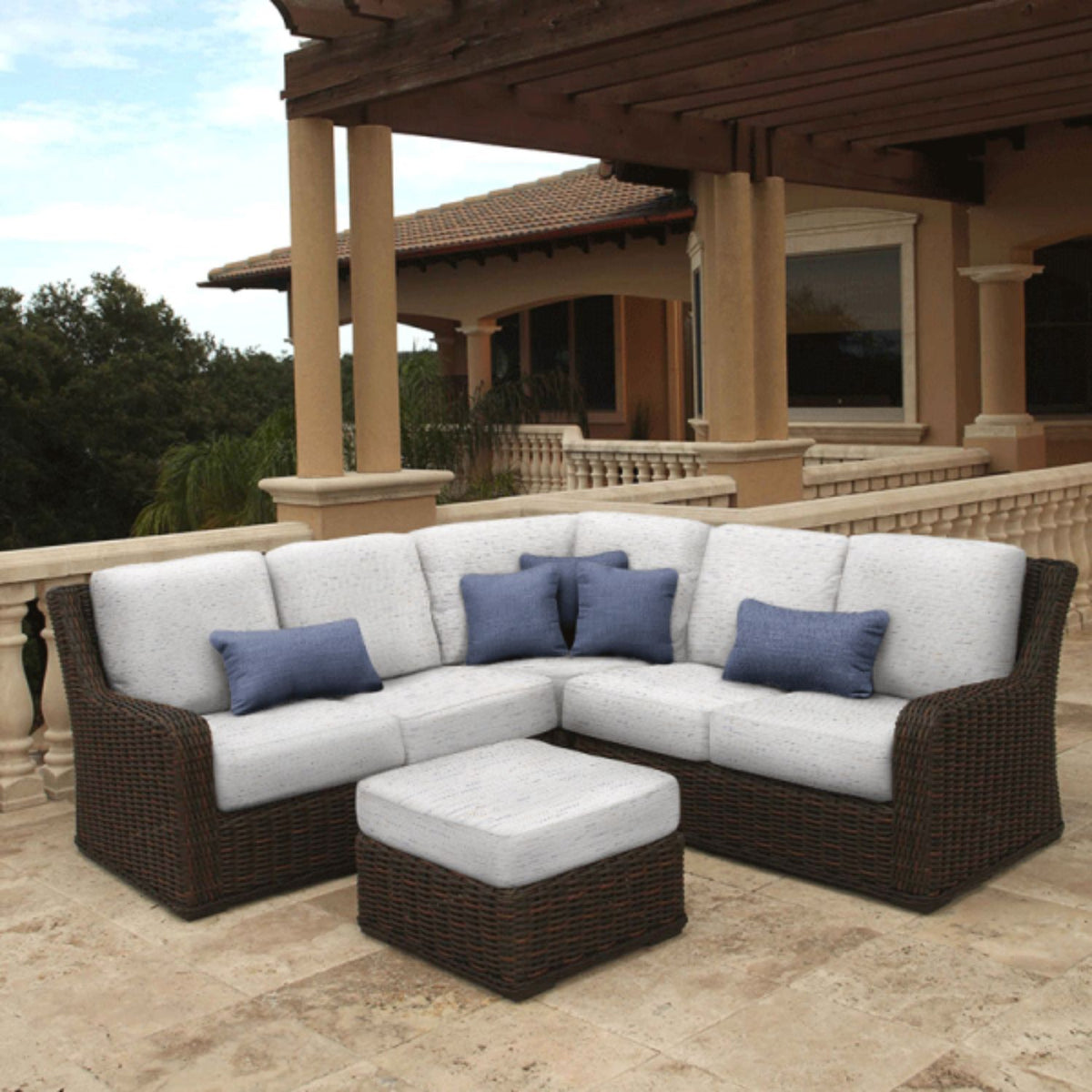 Laurent 90° Square Corner Section with 6&quot; NON-WELTED cushions