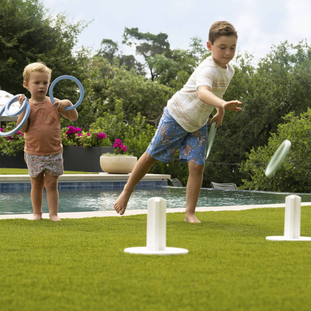 Ring Toss by Ledge Lounger