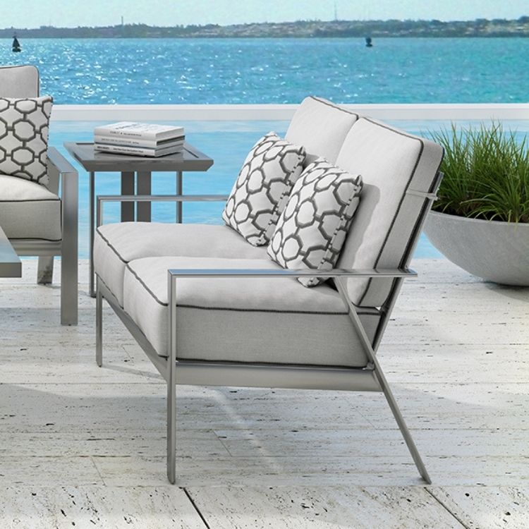 Trento Cushioned Loveseat